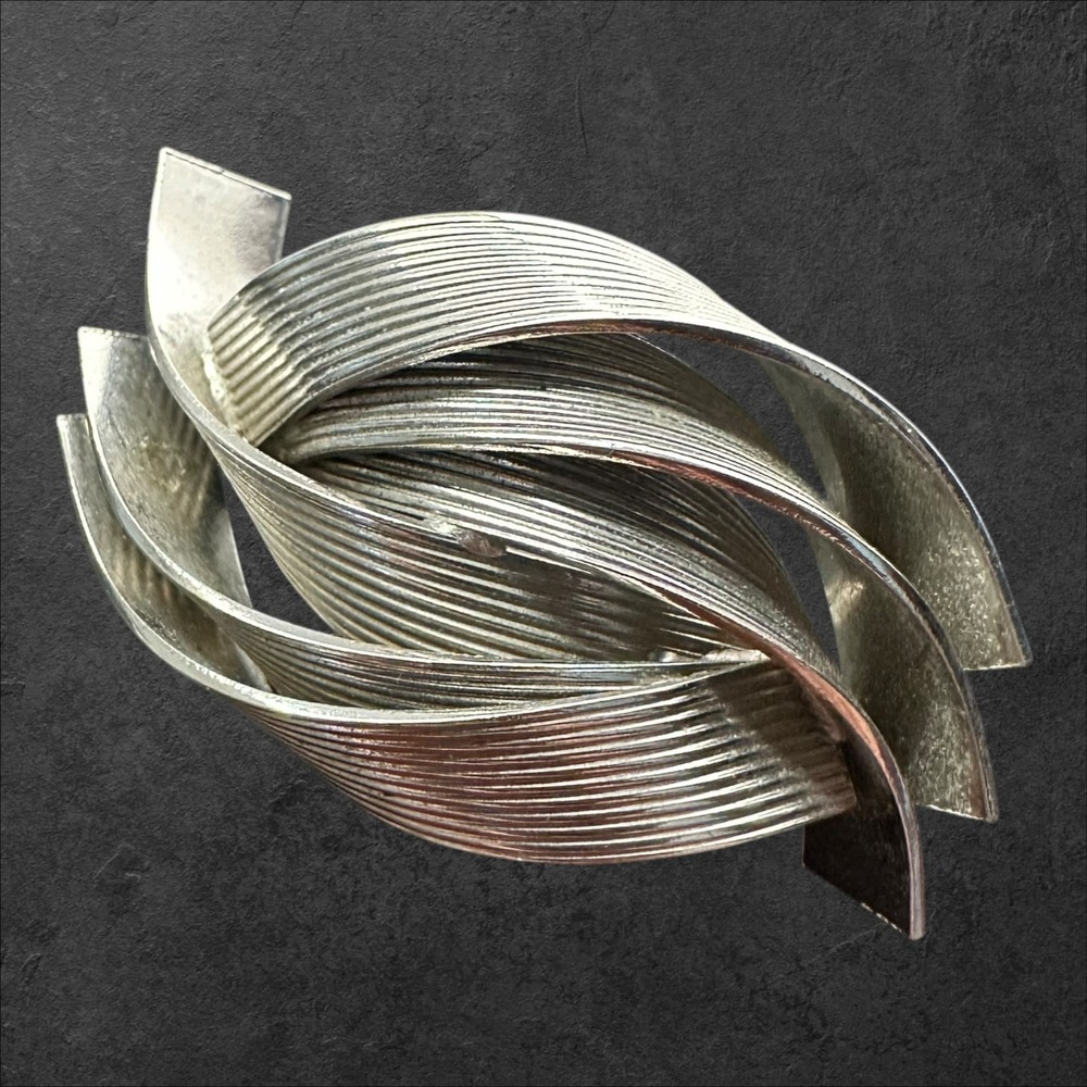 Unmarked Brooch Silver Tone Vintage‎ MCM Ribbed Abstract Pin